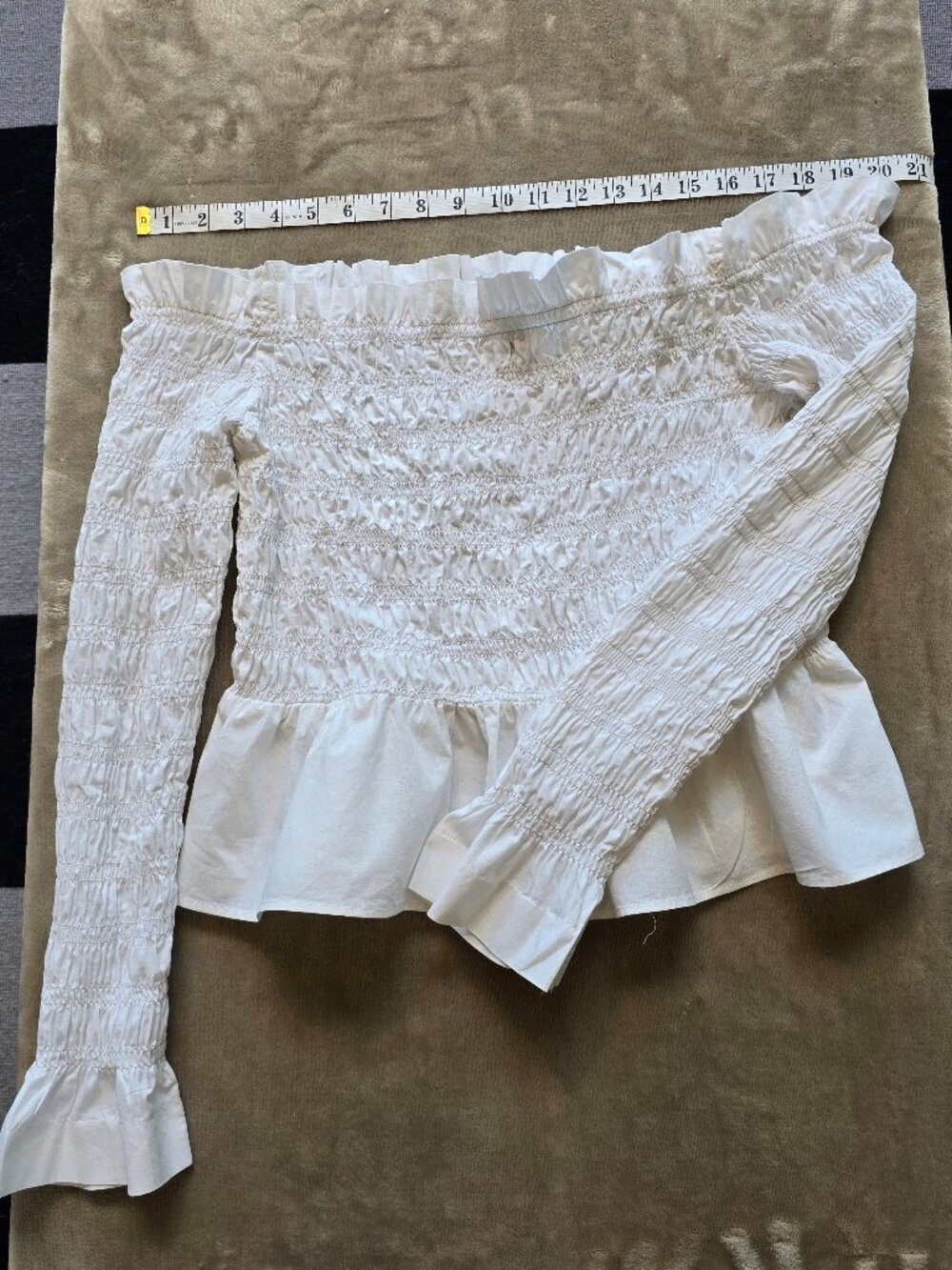 H&M Divided off-the-shoulder smocked milkmaid blouse large